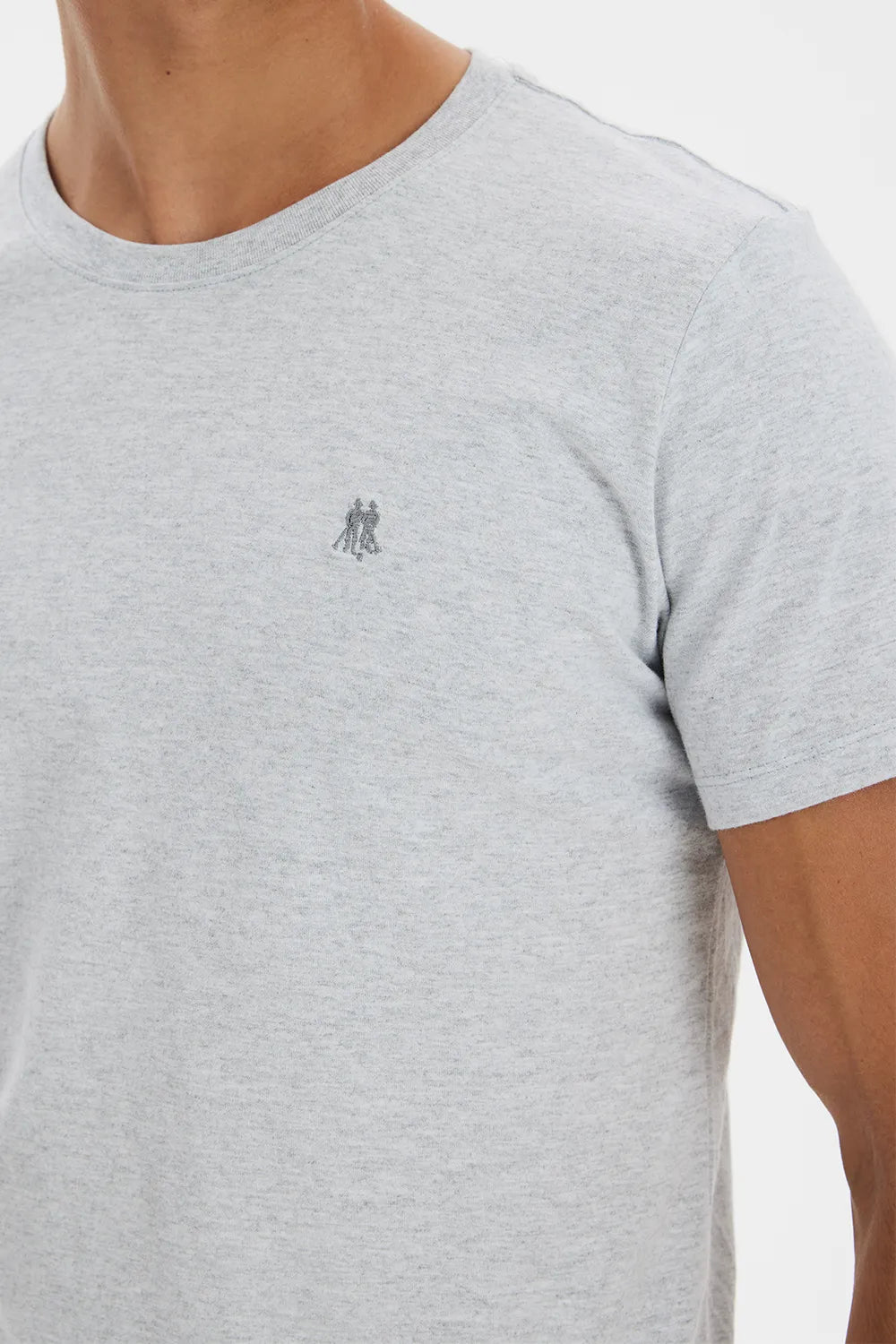 Camiseta Masculina Logo Bordado Mescla Médio
