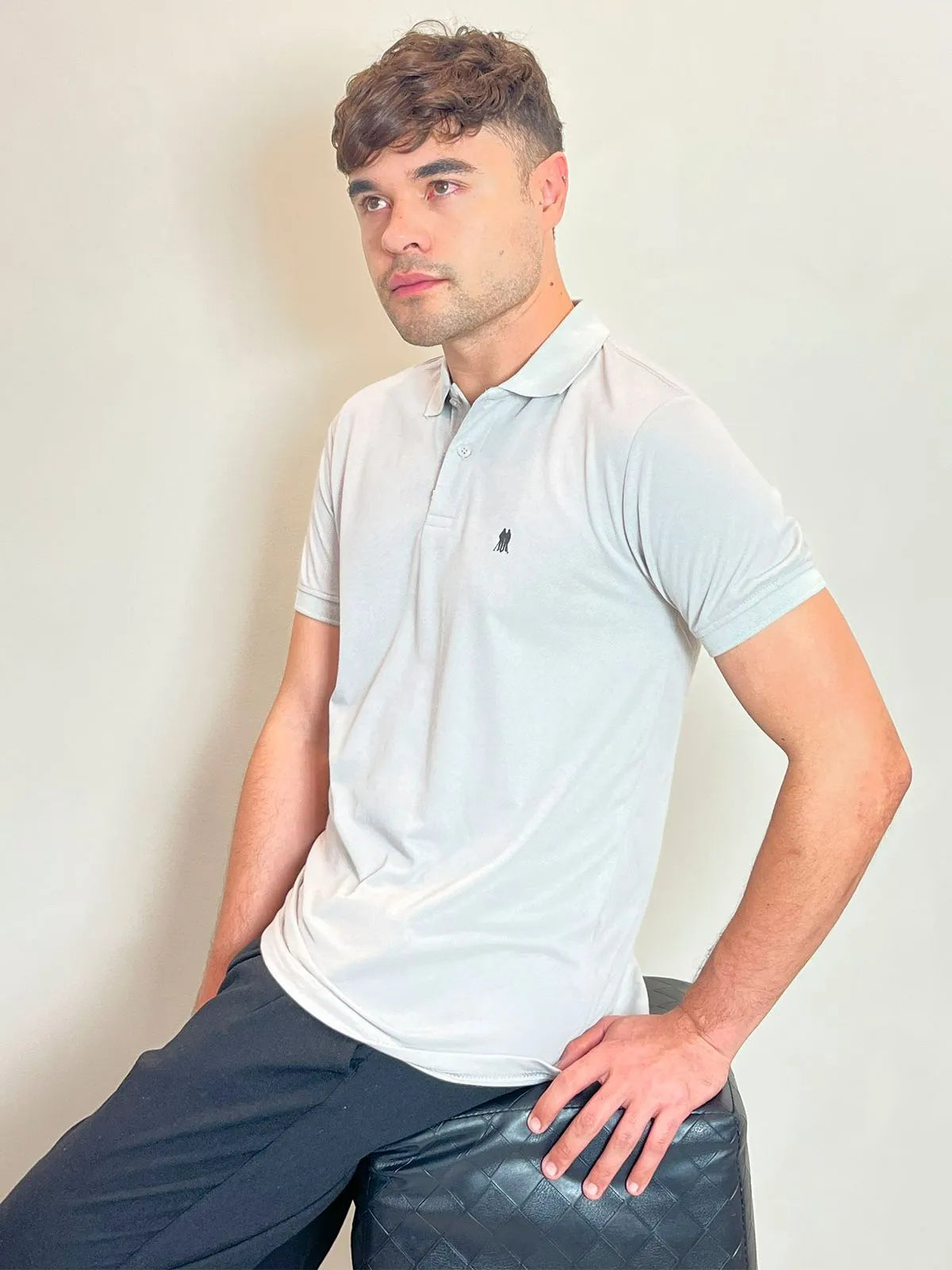 Polo Masculina Piquet Básica Com Botões Bege Escuro