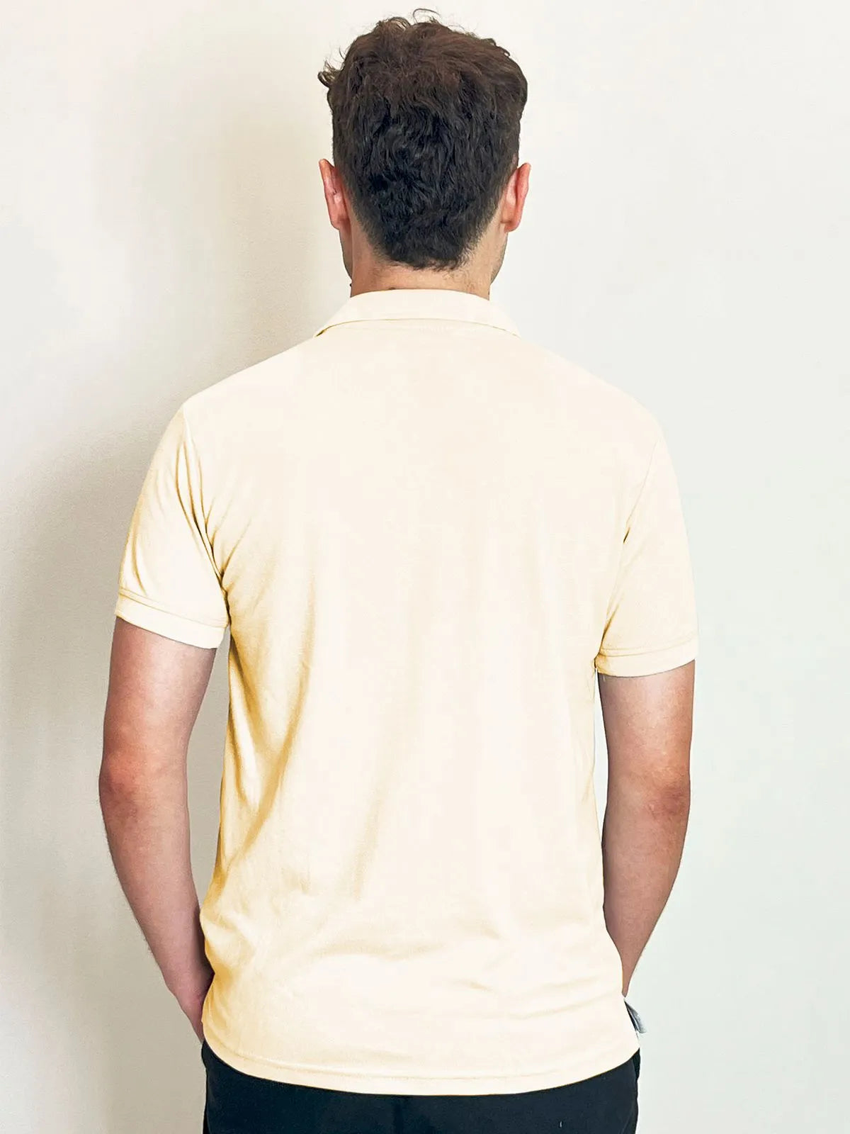 Polo Masculina Piquet Básica Com Botões Bege Claro