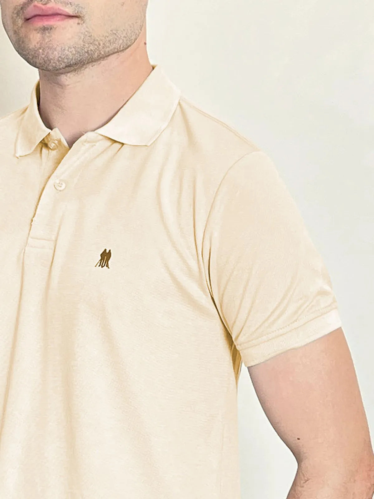 Polo Masculina Piquet Básica Com Botões Bege Claro