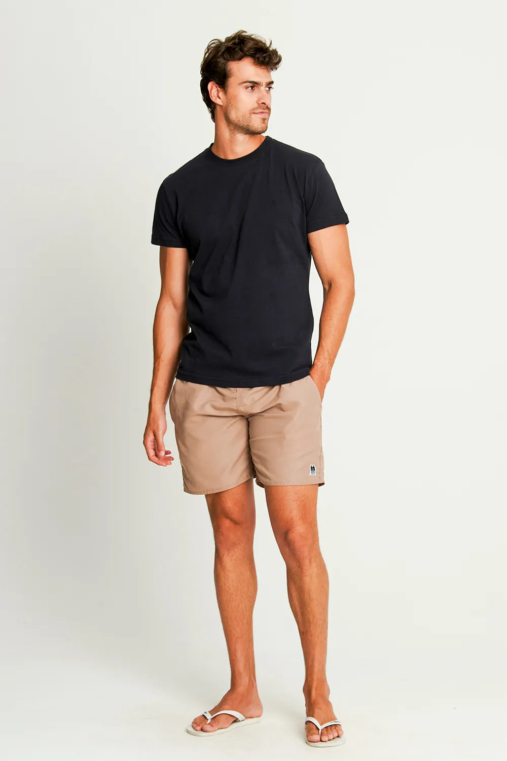 Camiseta Masculina Logo Bordado Preto