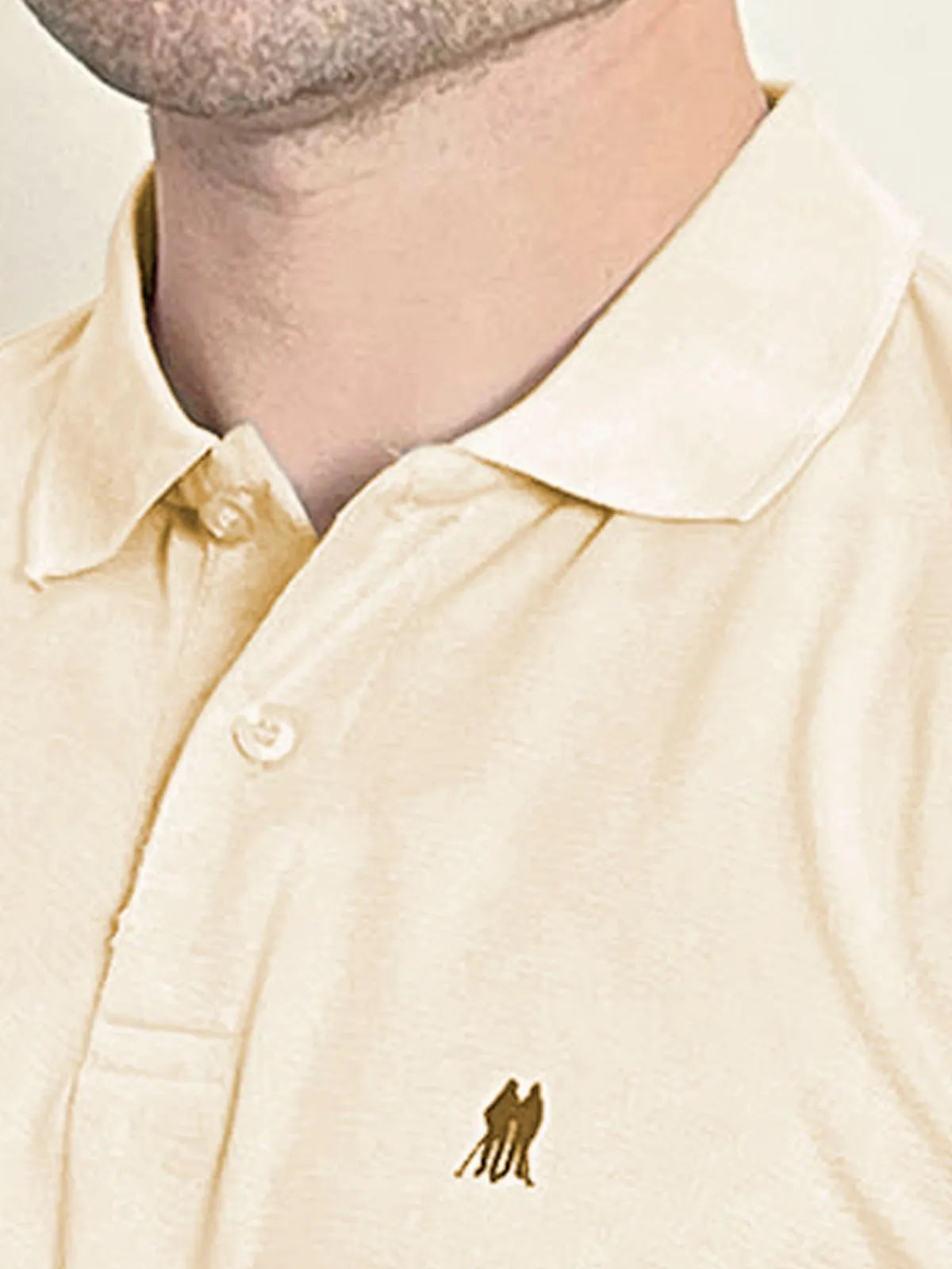 Polo Masculina Piquet Básica Com Botões Bege Claro